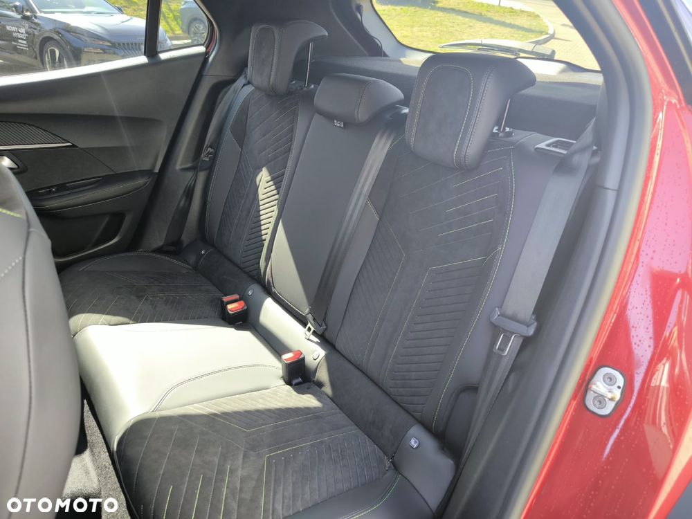 Peugeot 2008 PureTech mHEV GT Exclusive e-DCS6 - 12