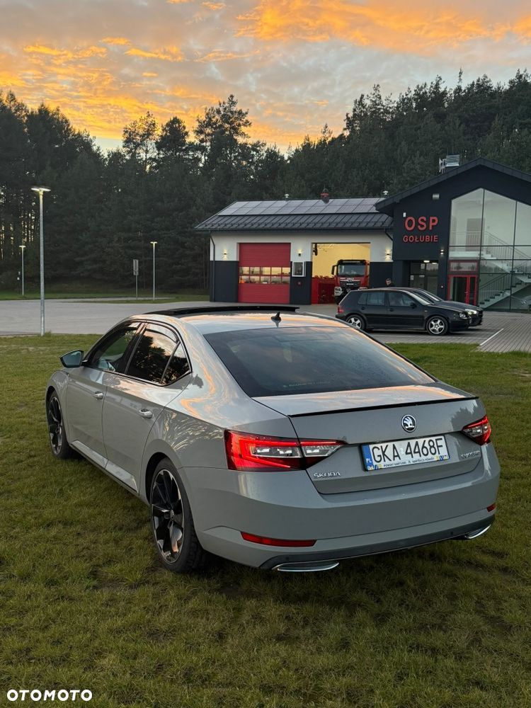 Skoda Superb 2018 photo 4