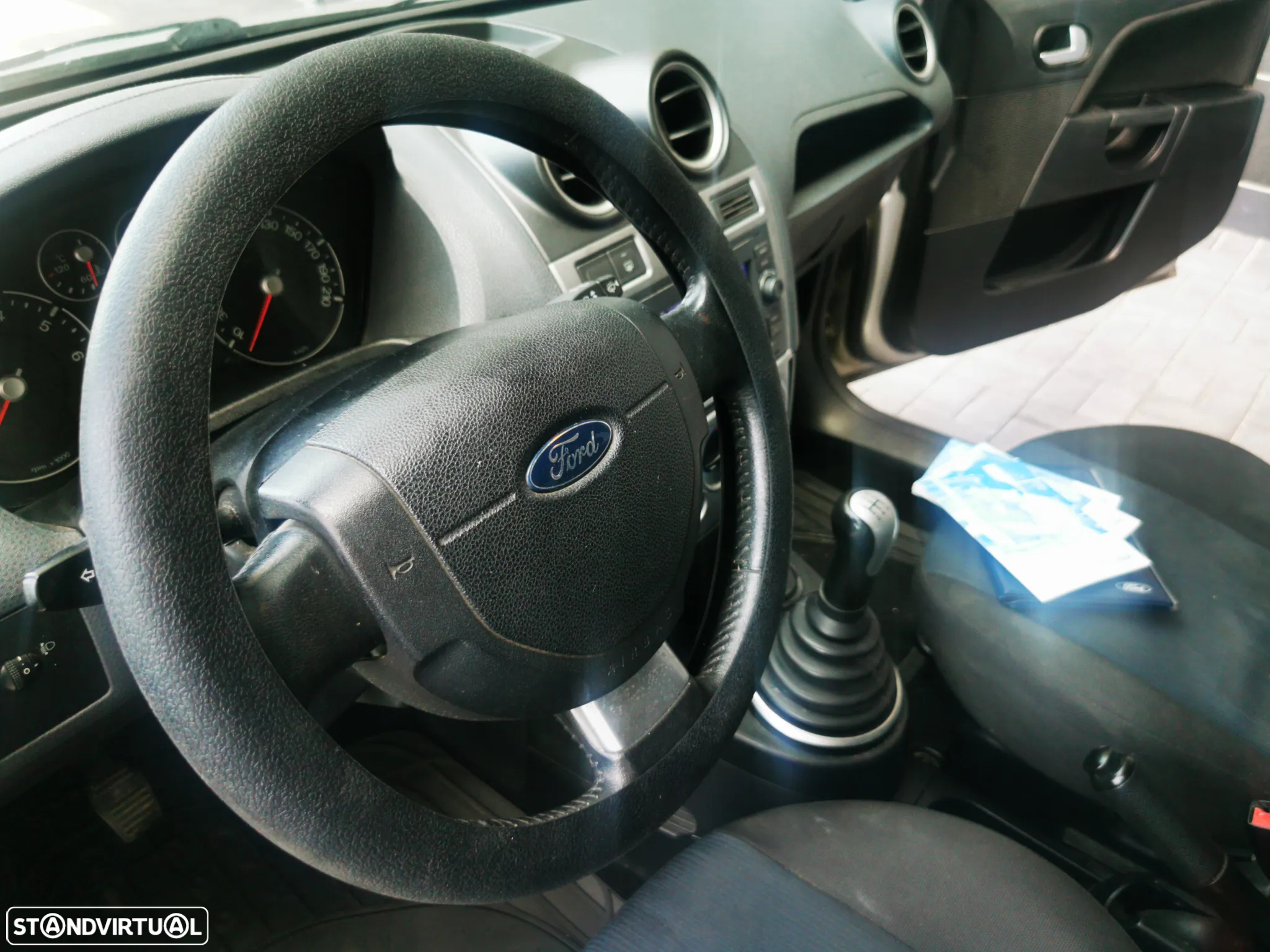 Ford Fiesta 1.25 Ghia - 25