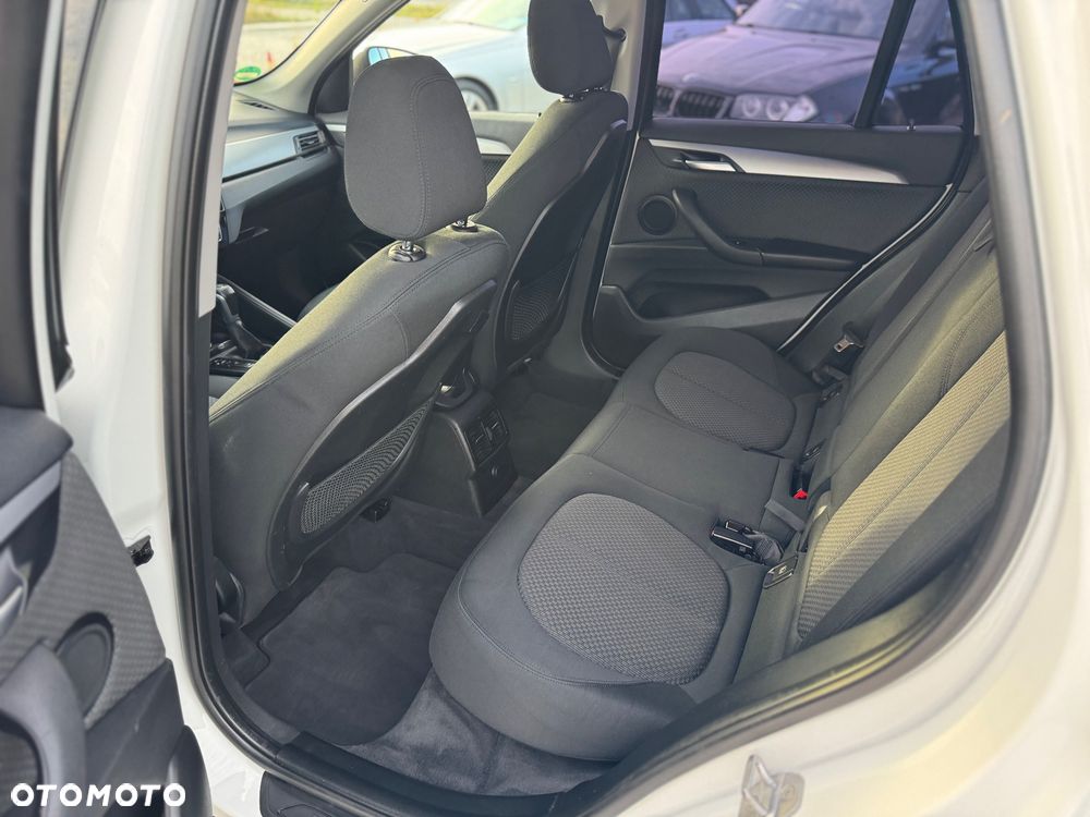 BMW X1 xDrive18d xLine - 21