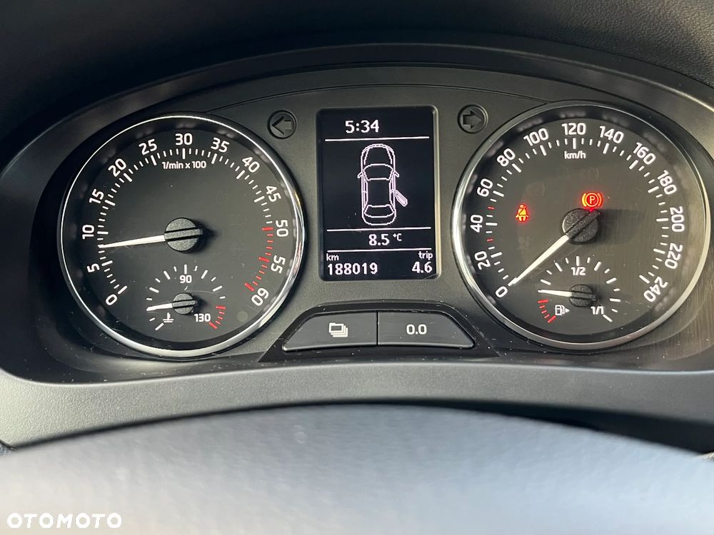 Skoda RAPID 1.6 TDI DPF Edition - 11