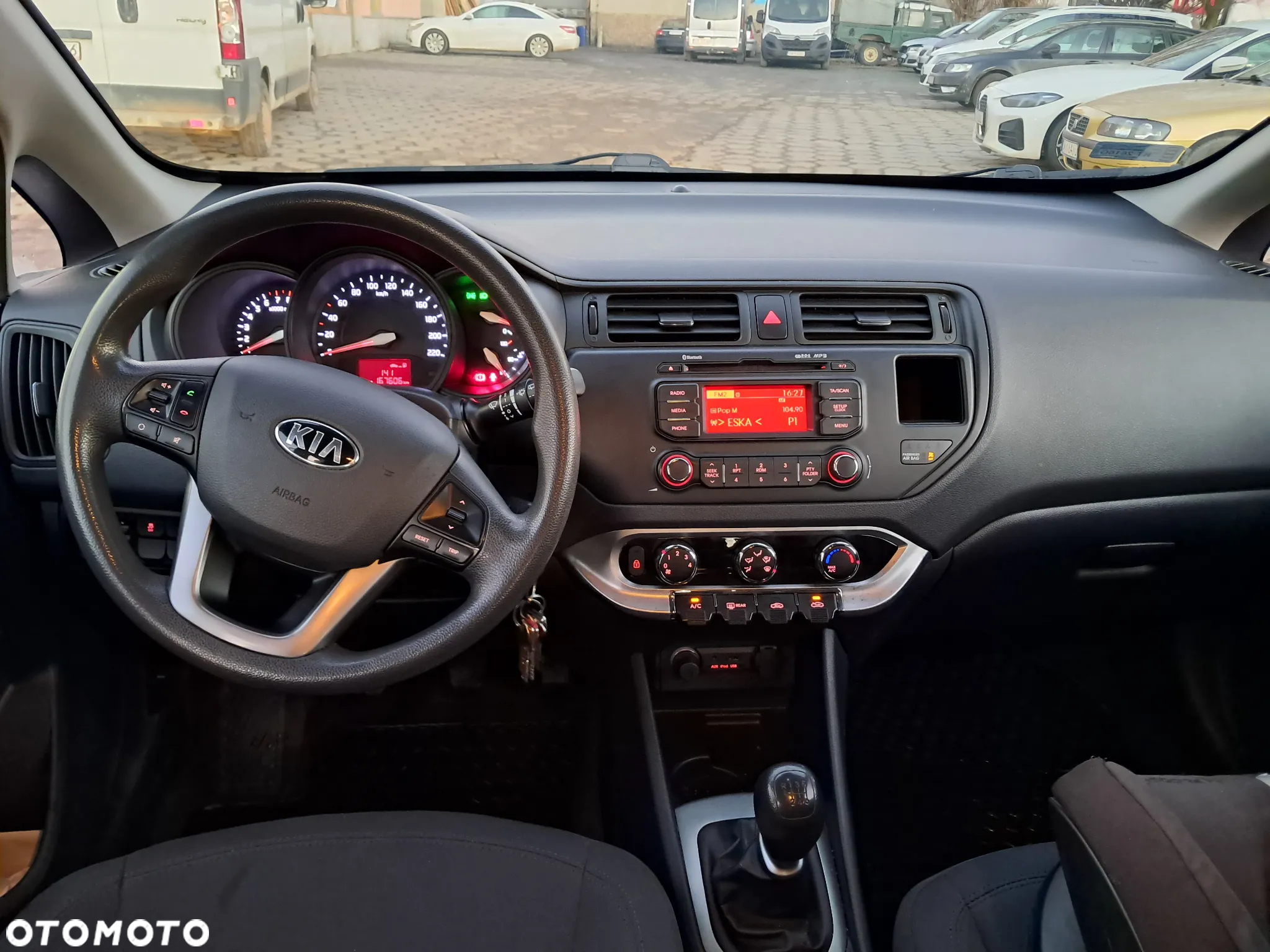 Kia Rio - 9