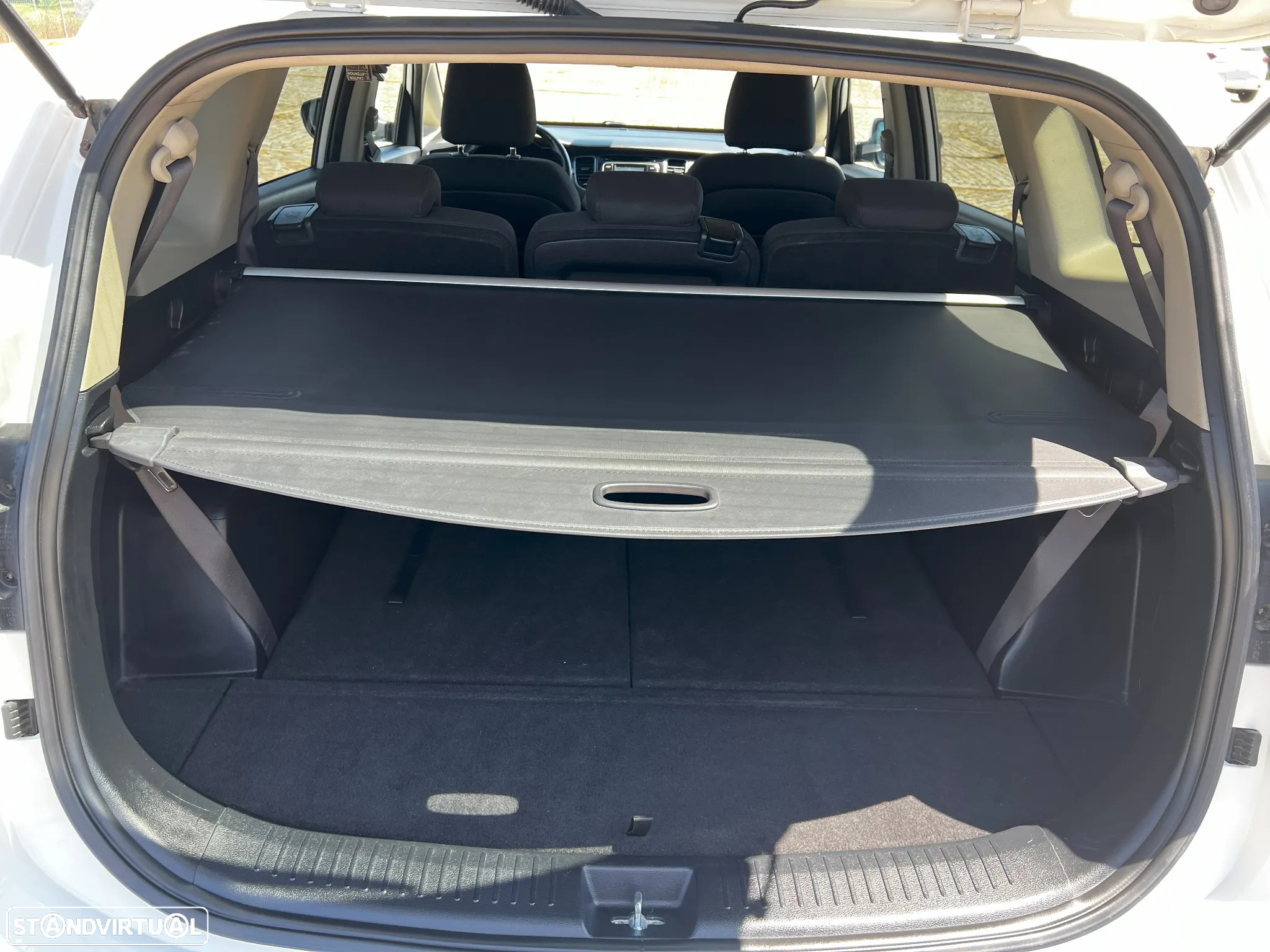 Kia Carens 1.7 CRDi ISG TX - 58