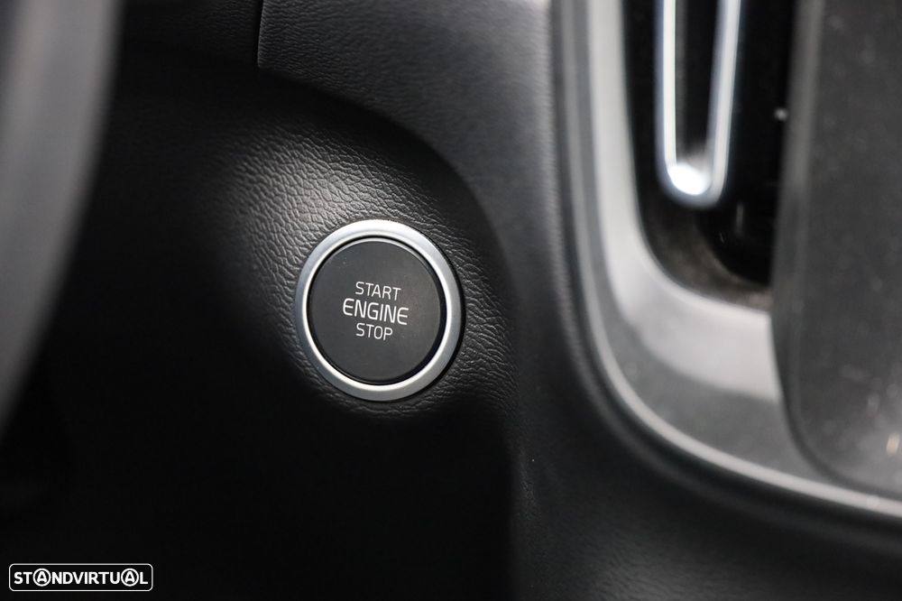 Volvo XC 40 1.5 T2 Momentum Core - 19