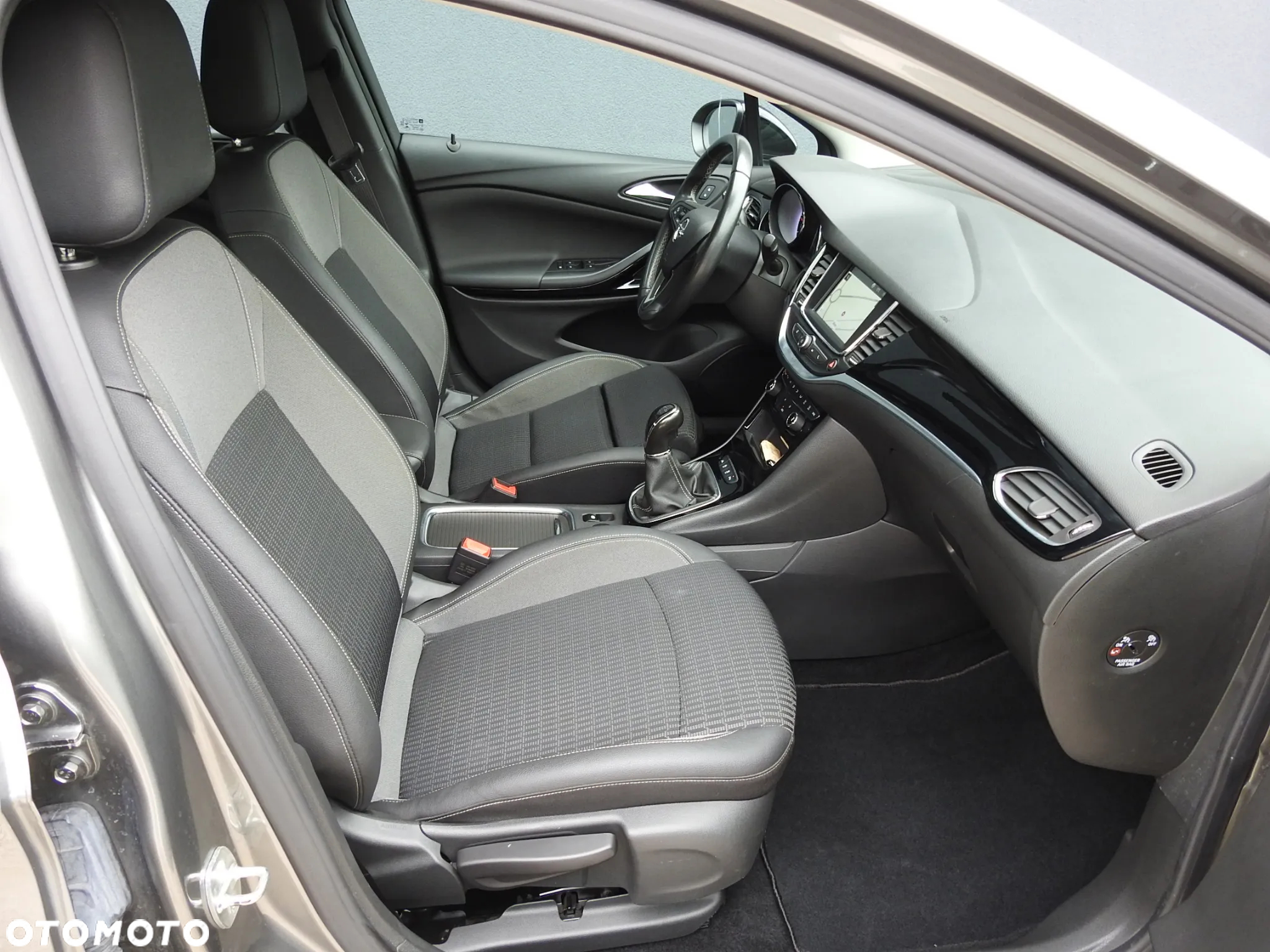 Opel Astra 1.2 Turbo Business Edition - 12