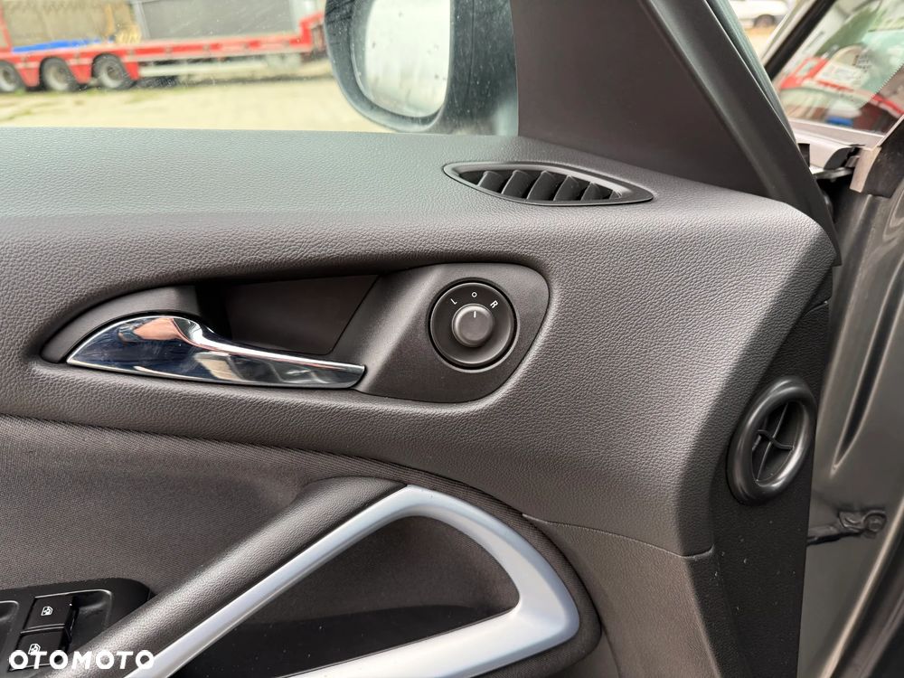 Opel Zafira 1.4 Turbo (ecoFLEX) Start/Stop Innovation - 25