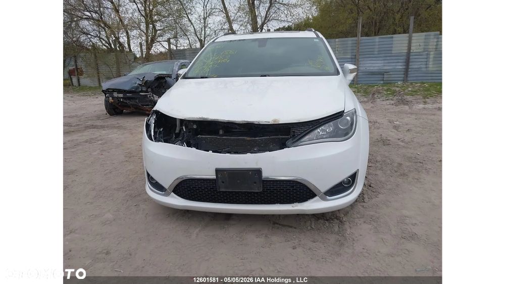 Chrysler Pacifica - 8