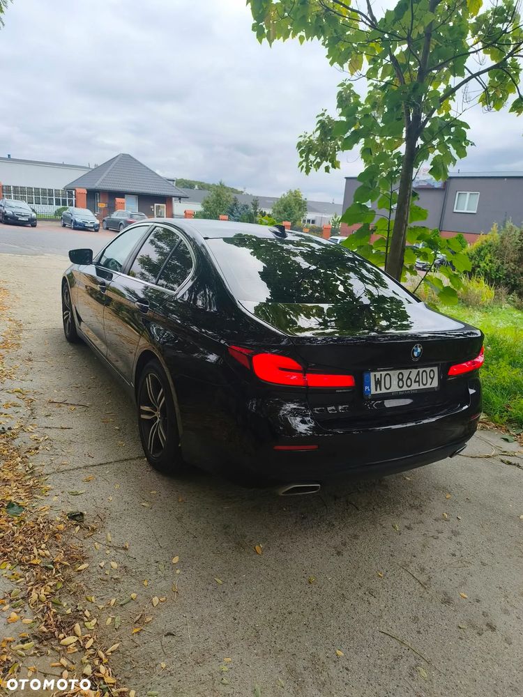 BMW Seria 5 2021 photo 4