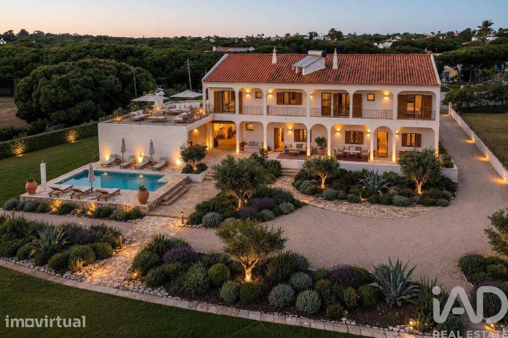 Casa / Villa T6 em Quarteira - Grande imagem: 2/34