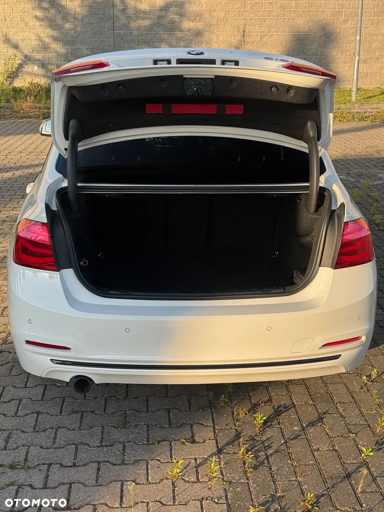BMW Seria 3 318i Sport Line - 7