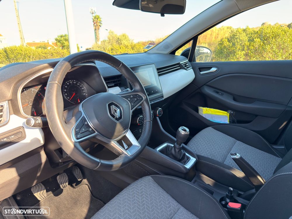 Renault Clio - 23