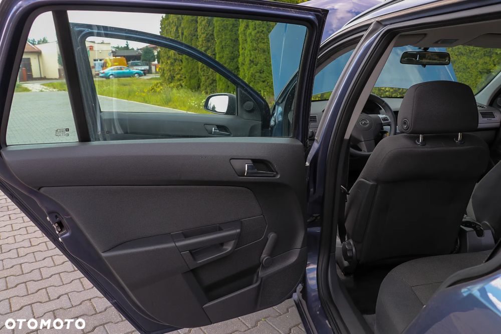 Opel Astra 1.6 Exklusiv - 23