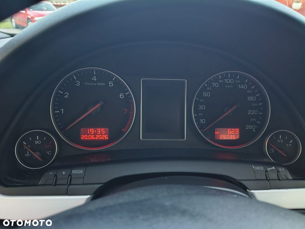 Audi A4 Avant - 13