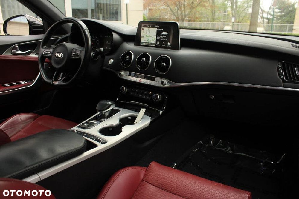 Kia Stinger 2.0 T-GDI GT Line - 13