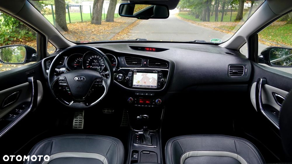 Kia Ceed 1.6 CRDi 128 Platinum Edition - 11
