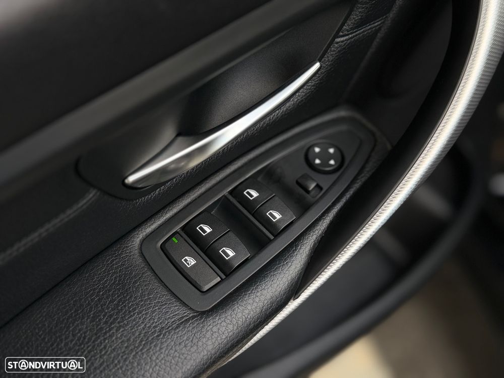 BMW 320 d Aut. M Sport - 13
