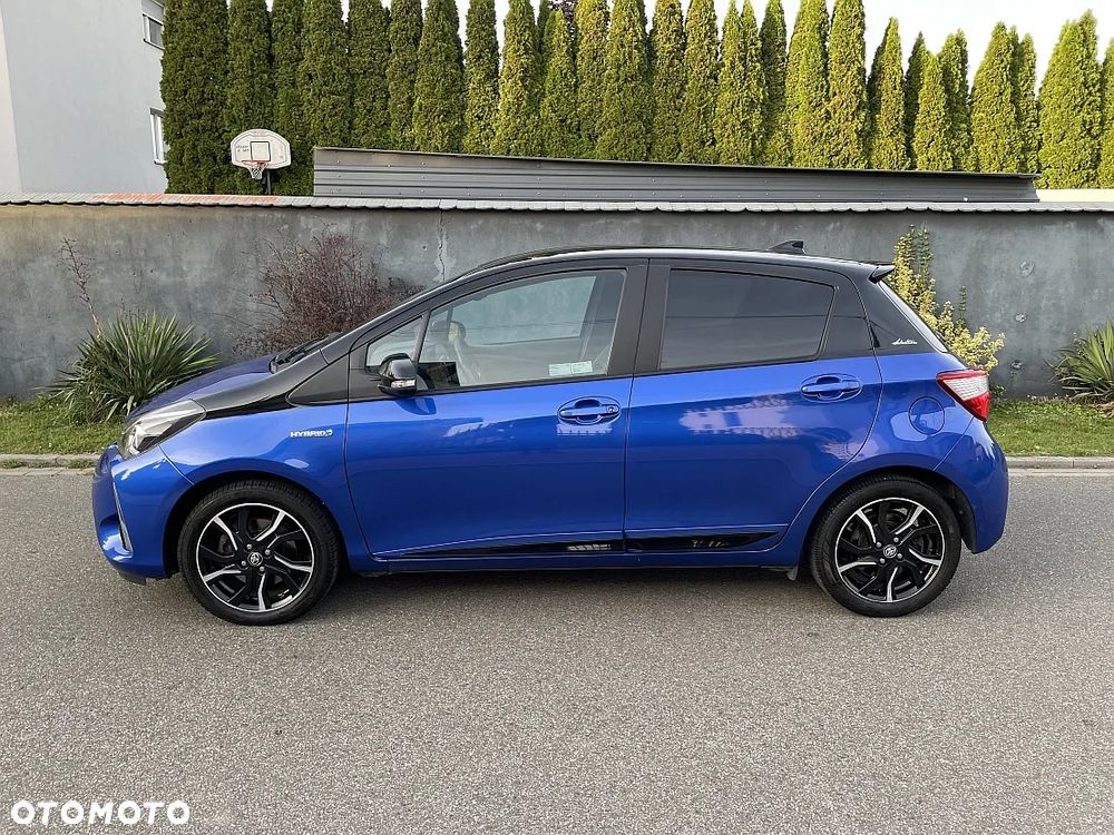 Toyota Yaris Hybrid 100 Selection Platinum - 8
