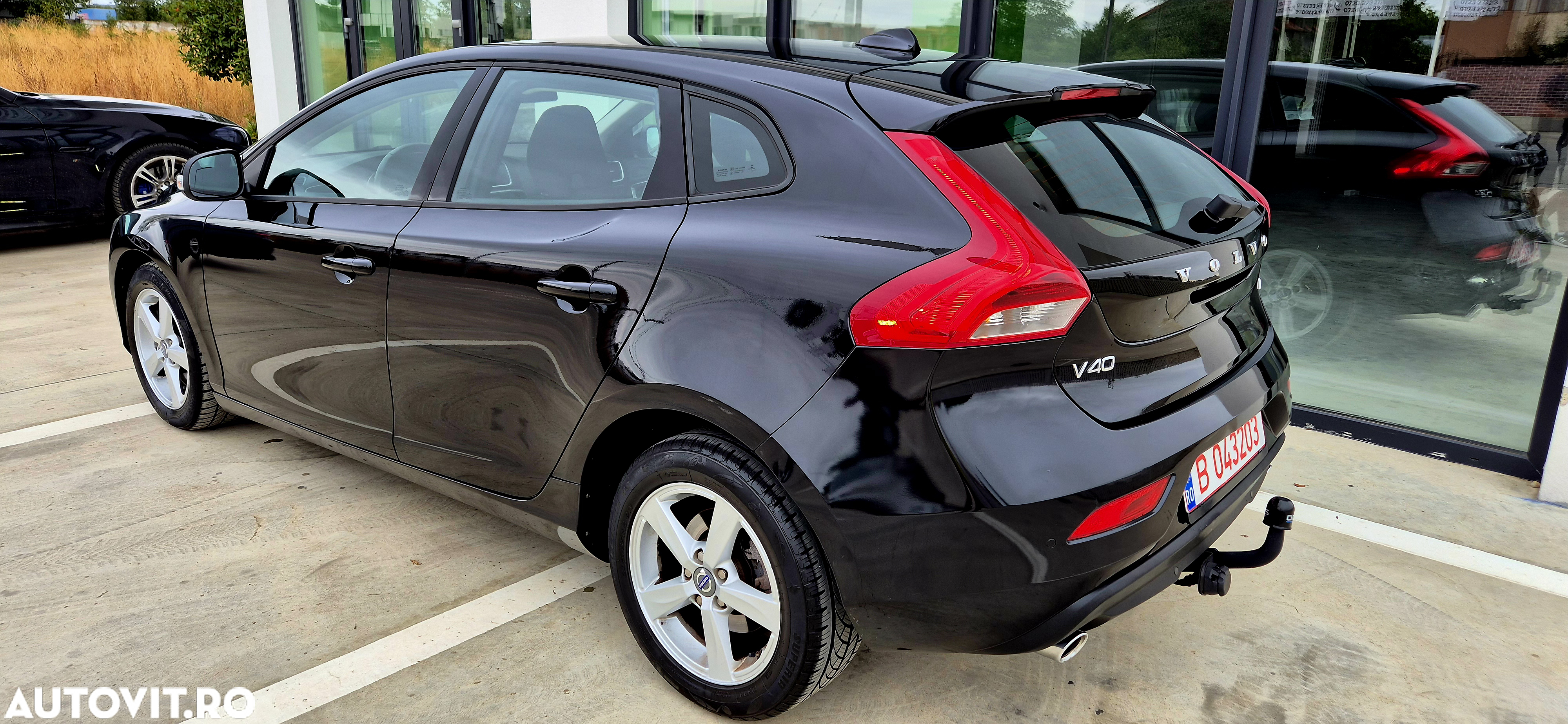 Volvo V40 D4 Momentum - 3
