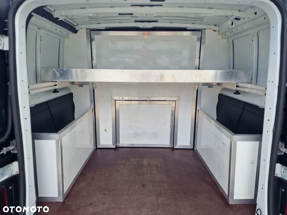 Renault Trafic - 23