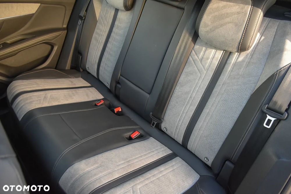 Peugeot 3008 1.6 PureTech HYbrid4 GT S&S EAT8 - 34