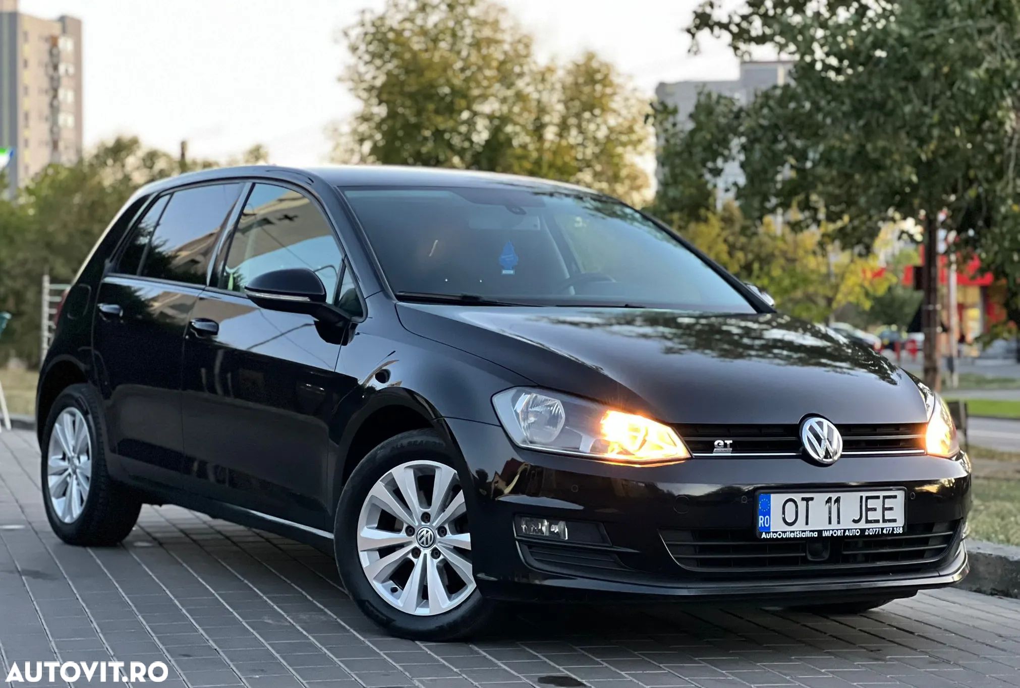 Volkswagen Golf 1.6 TDI (BlueMotion Technology) DSG Comfortline - 1