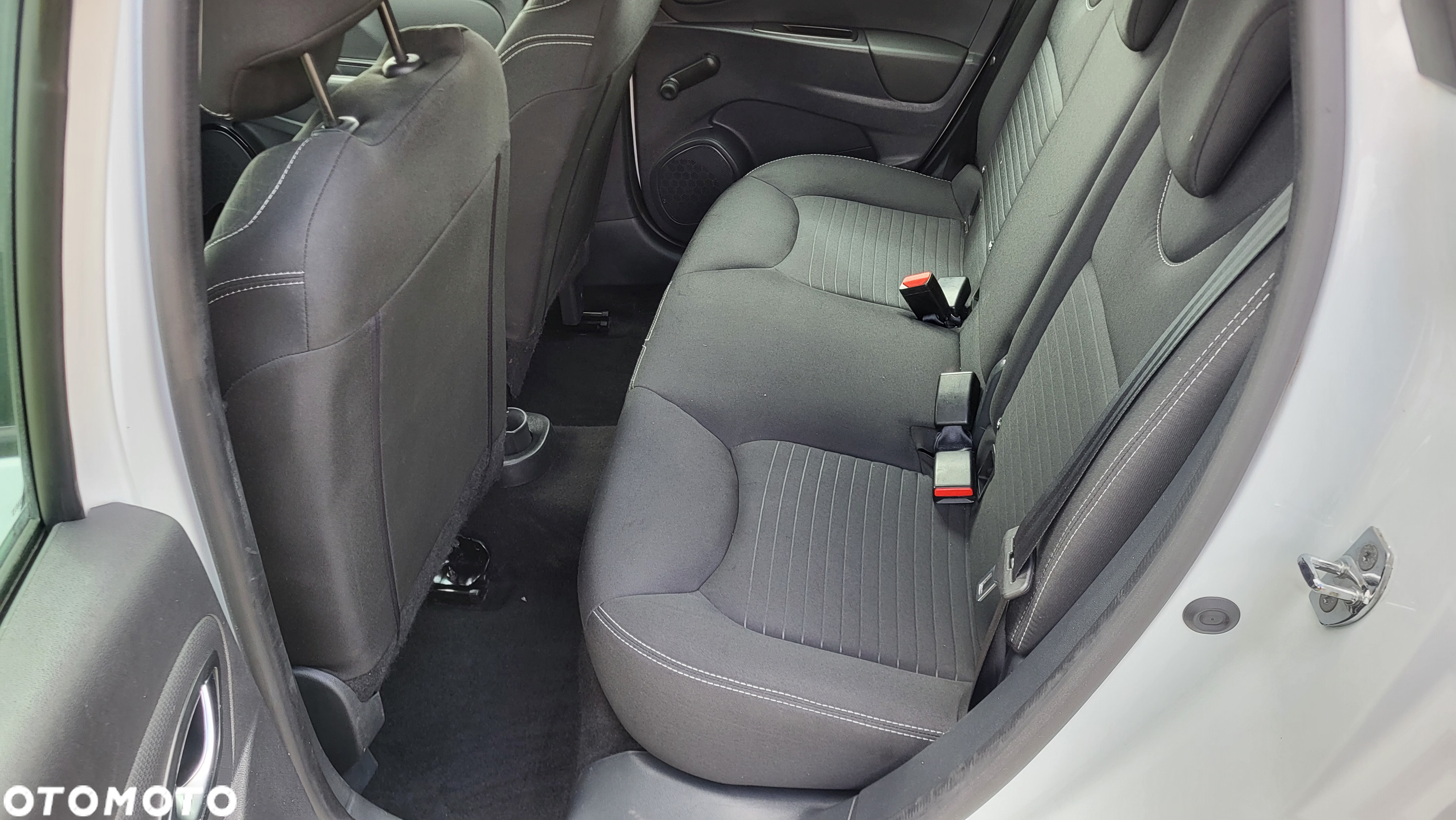 Renault Clio 1.2 16V 75 Limited - 11