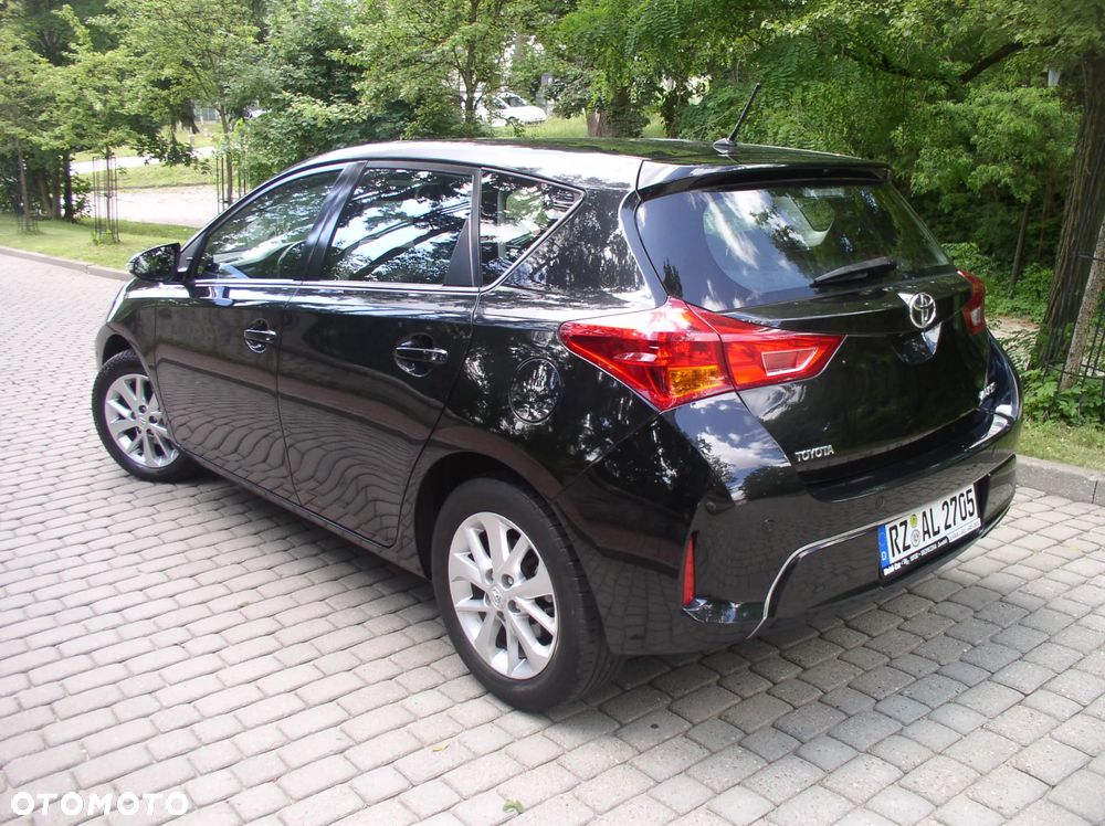Toyota Auris 1.6 Valvematic Executive - 3