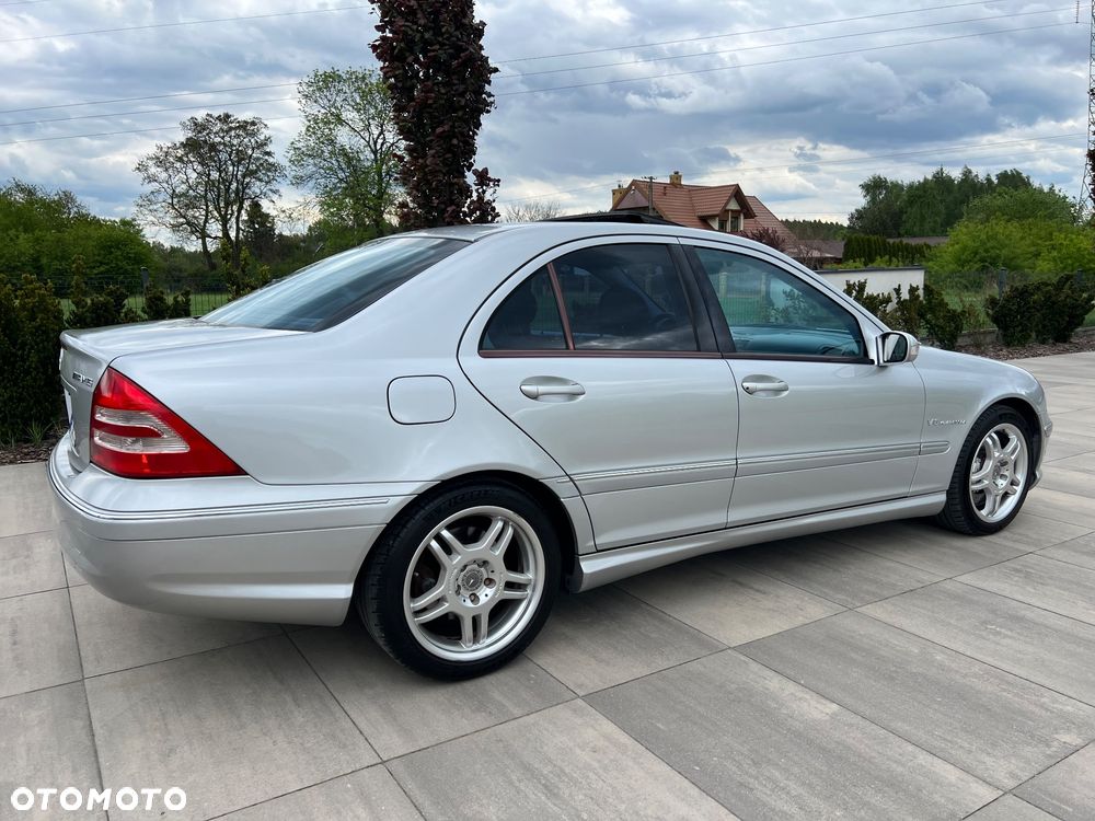 Mercedes-Benz Klasa C 32 AMG - 9