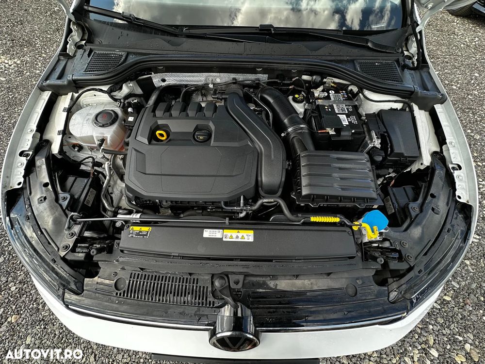 Volkswagen Golf - 10