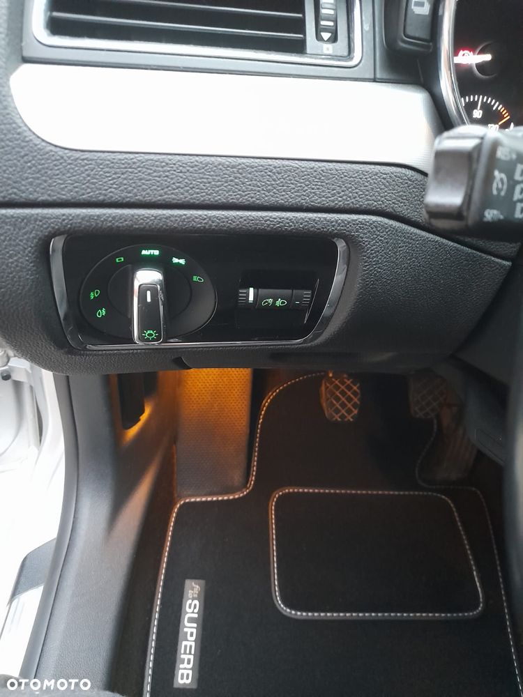 Skoda Superb 2.0 TDI Family - 9