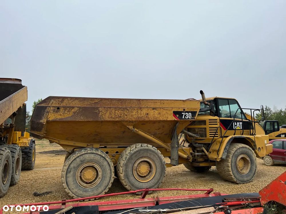 Caterpillar 730 - 6