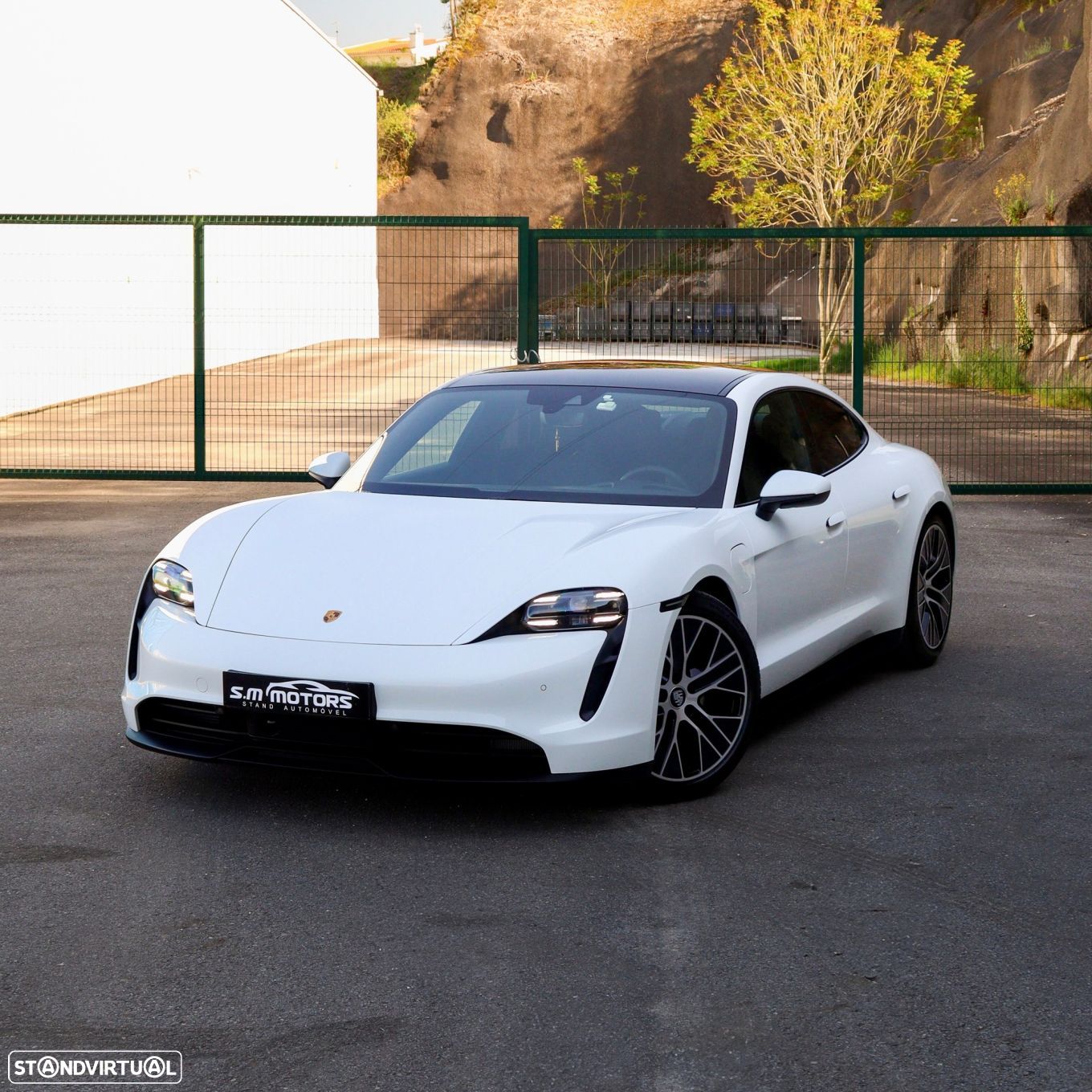 Porsche Taycan Standard - 1