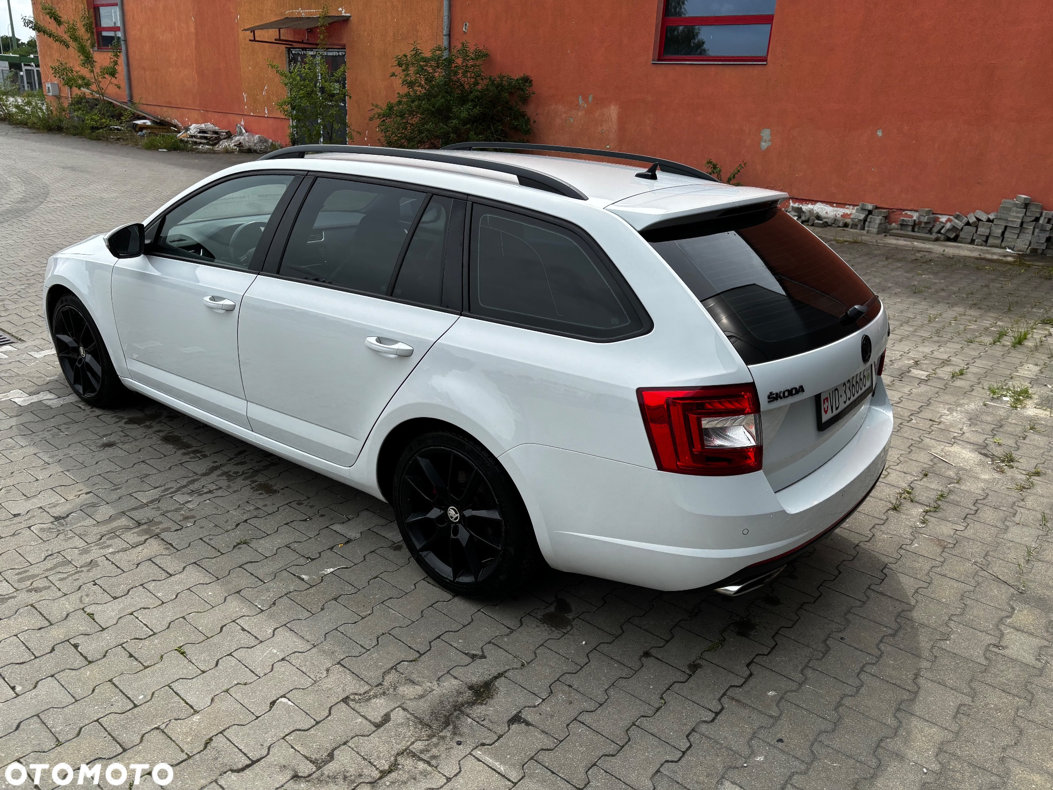 Skoda Octavia 2.0 TDI DSG RS - 21