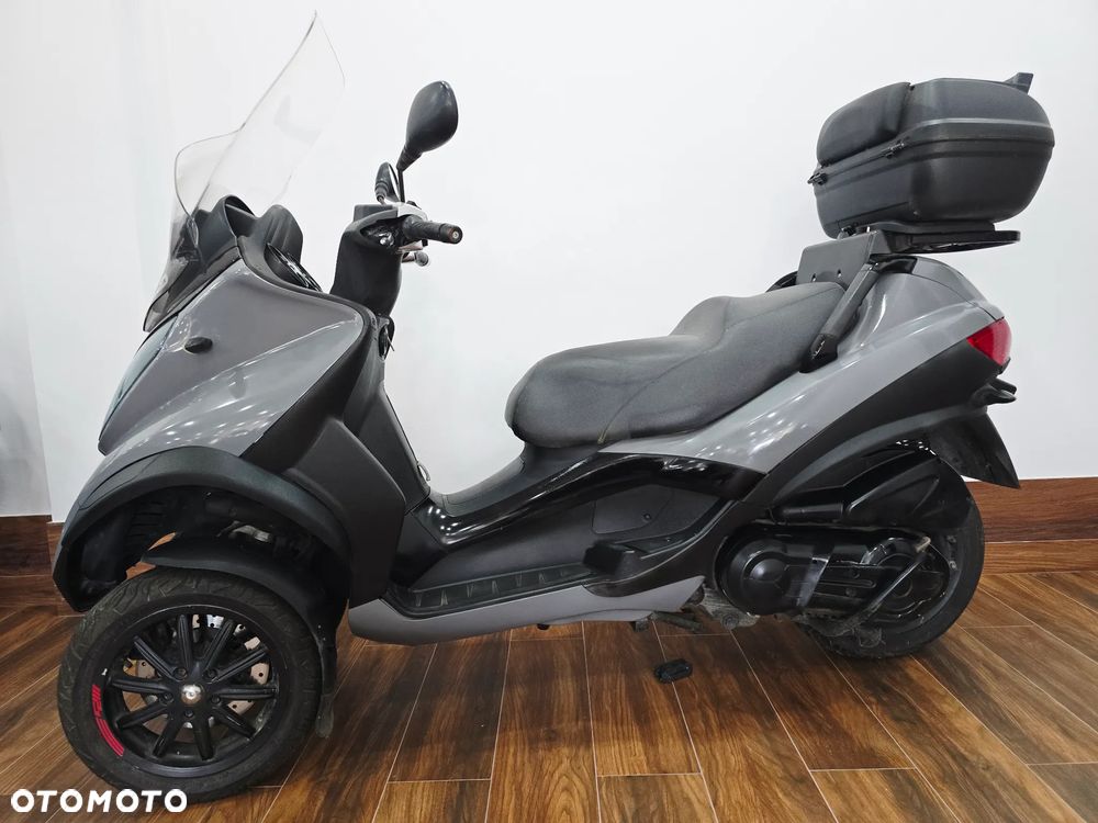 Piaggio MP-3 - 6
