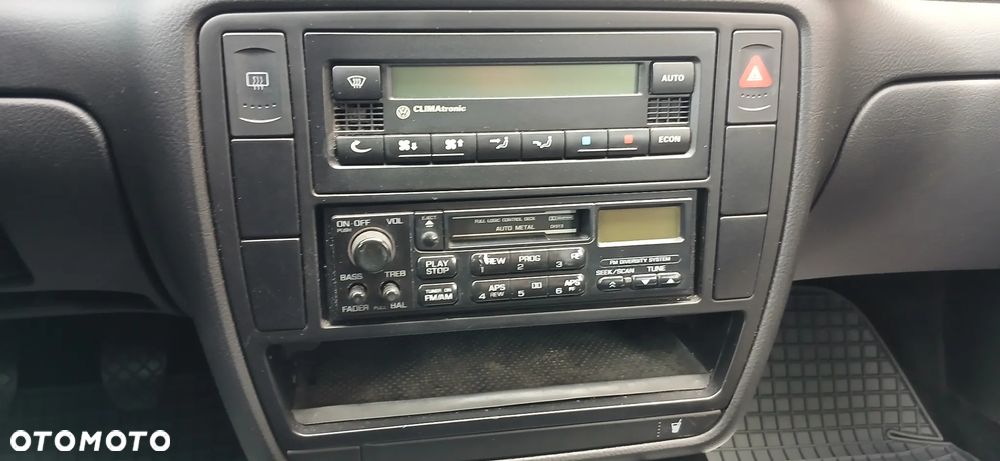 Volkswagen Passat - 20