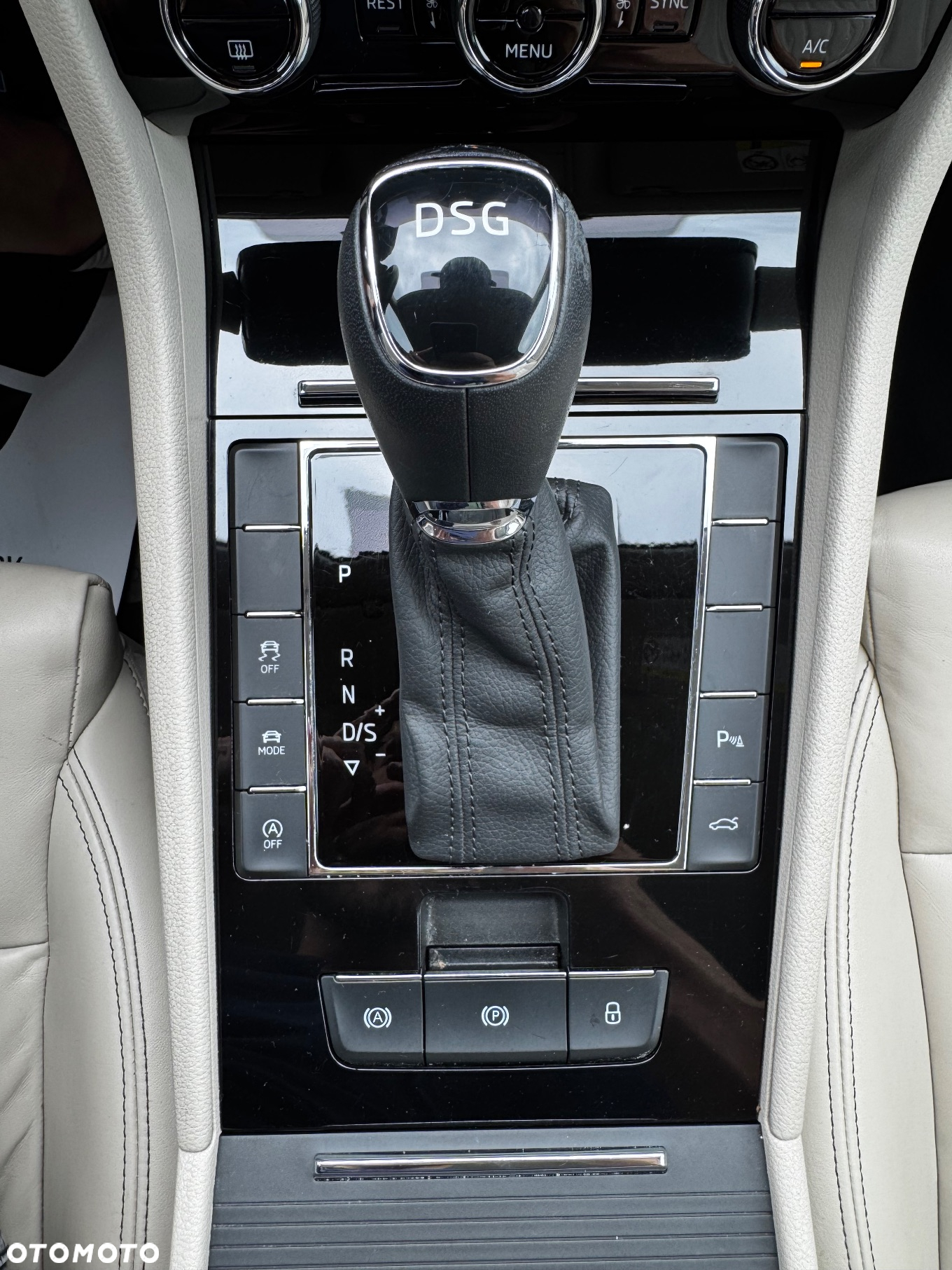 Skoda Superb 2.0 TSI DSG L&K - 33