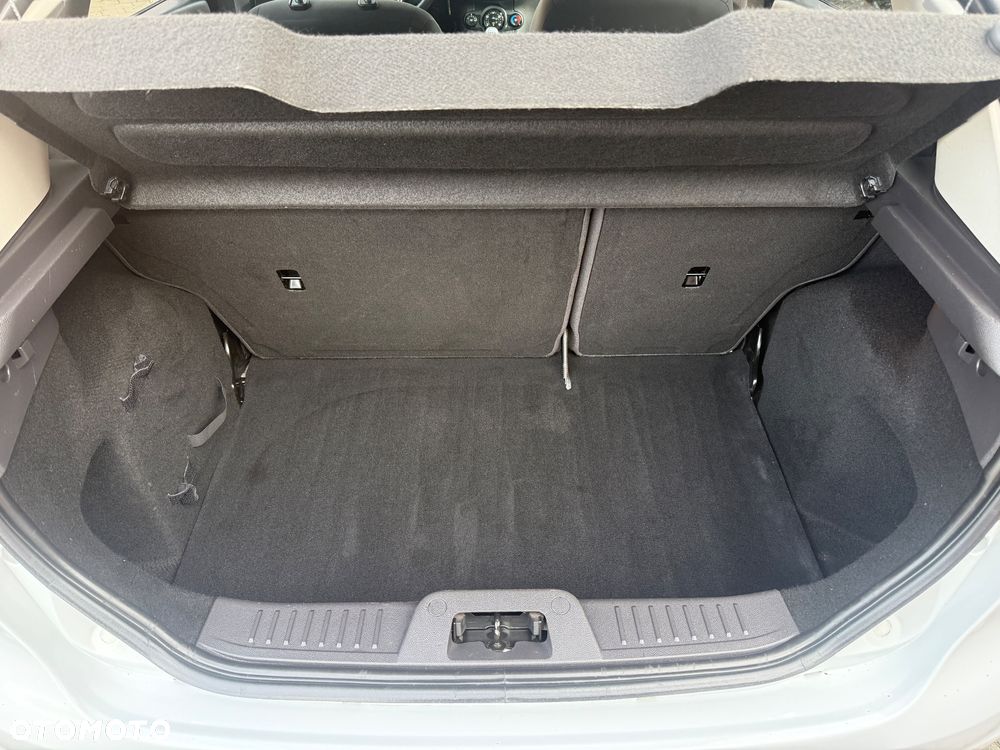 Ford Fiesta 1.0 Champions Edition - 14