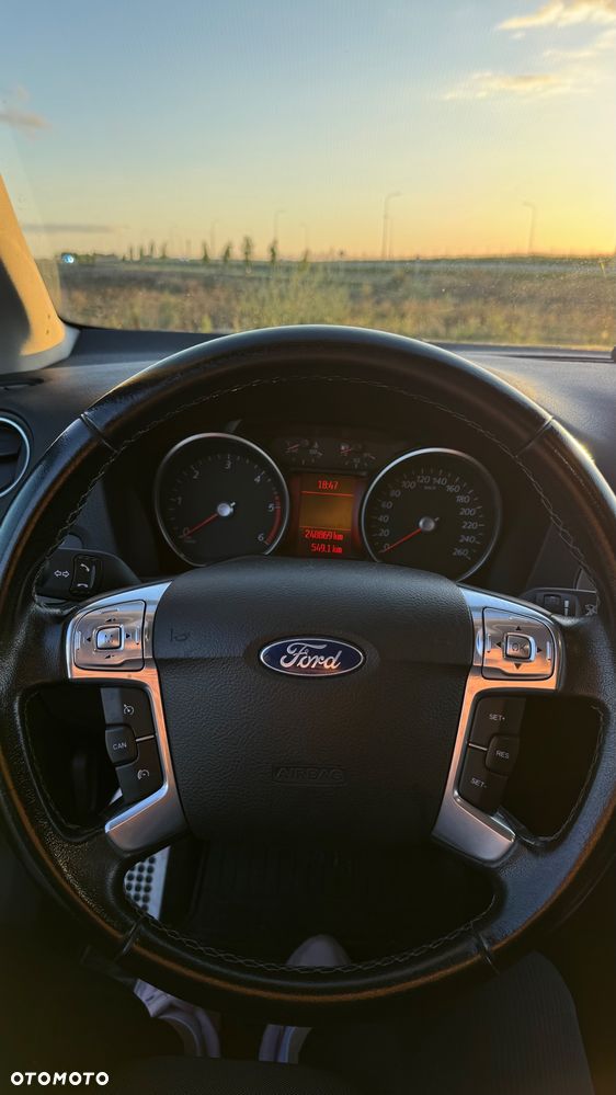 Ford Mondeo 2.0 TDCI Champions Edition - 6