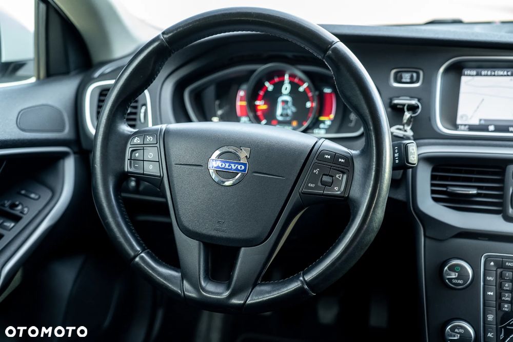 Volvo V40 D3 Kinetic - 29