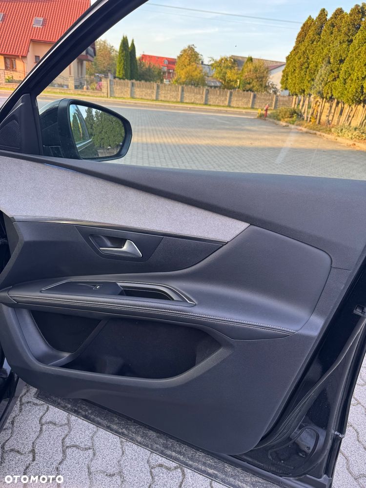 Peugeot 5008 PureTech 130 EAT8 Stop & Start GT - 23