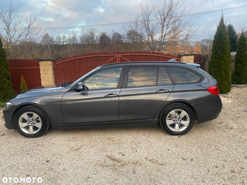 BMW Seria 3 2012 photo 4