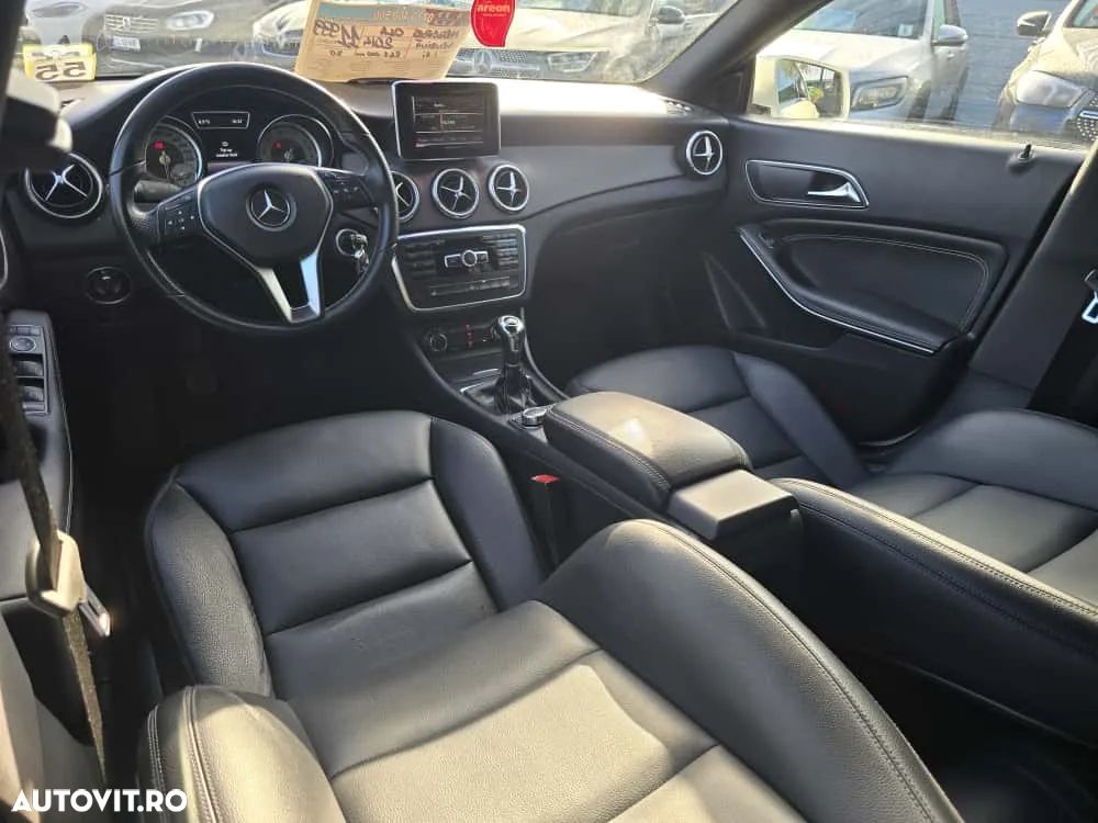 Mercedes-Benz CLA 180 Urban - 10