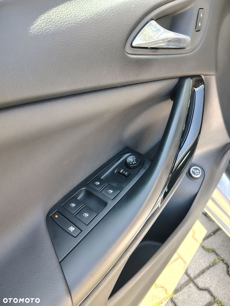 Opel Astra 1.4 T Elite S&S - 14