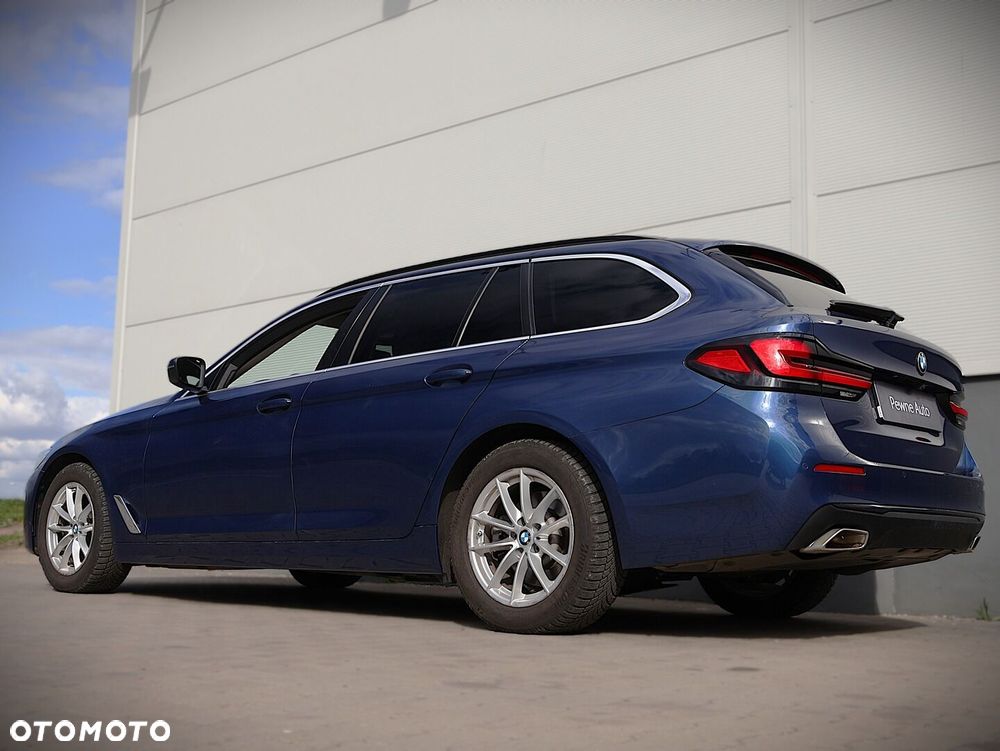 BMW Seria 5 520d xDrive mHEV - 13