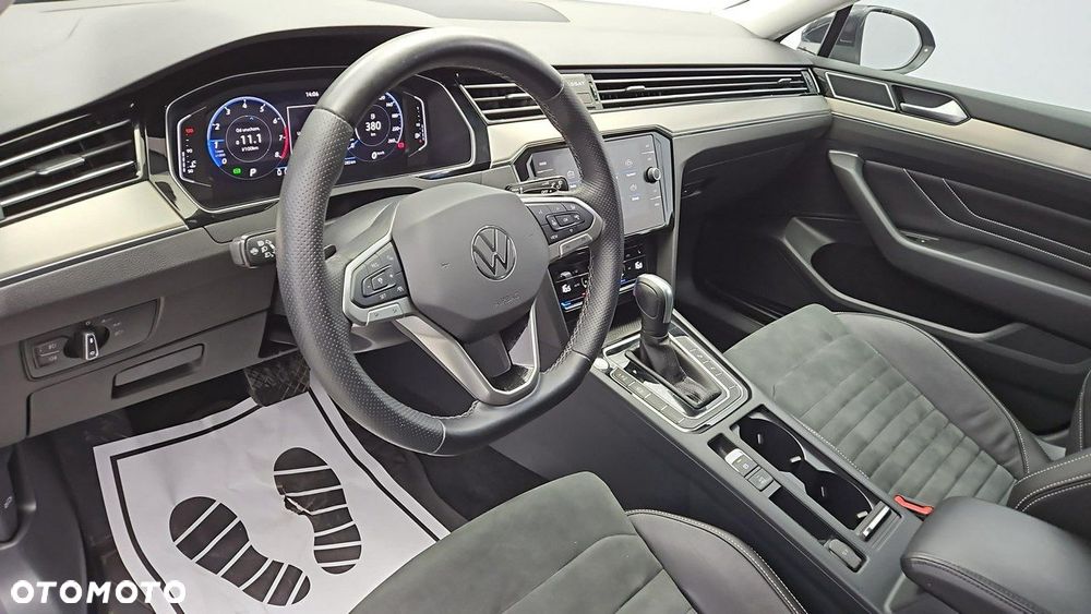 Volkswagen Passat Variant 1.5 TSI EVO Elegance DSG - 9
