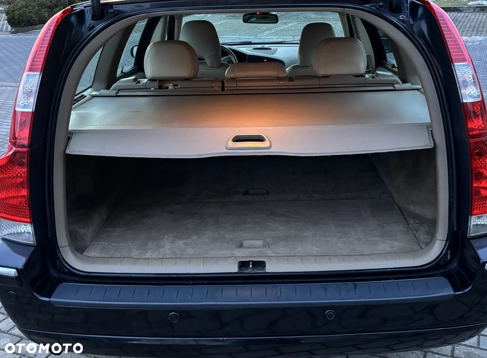 Volvo V70 2.4 Momentum - 10