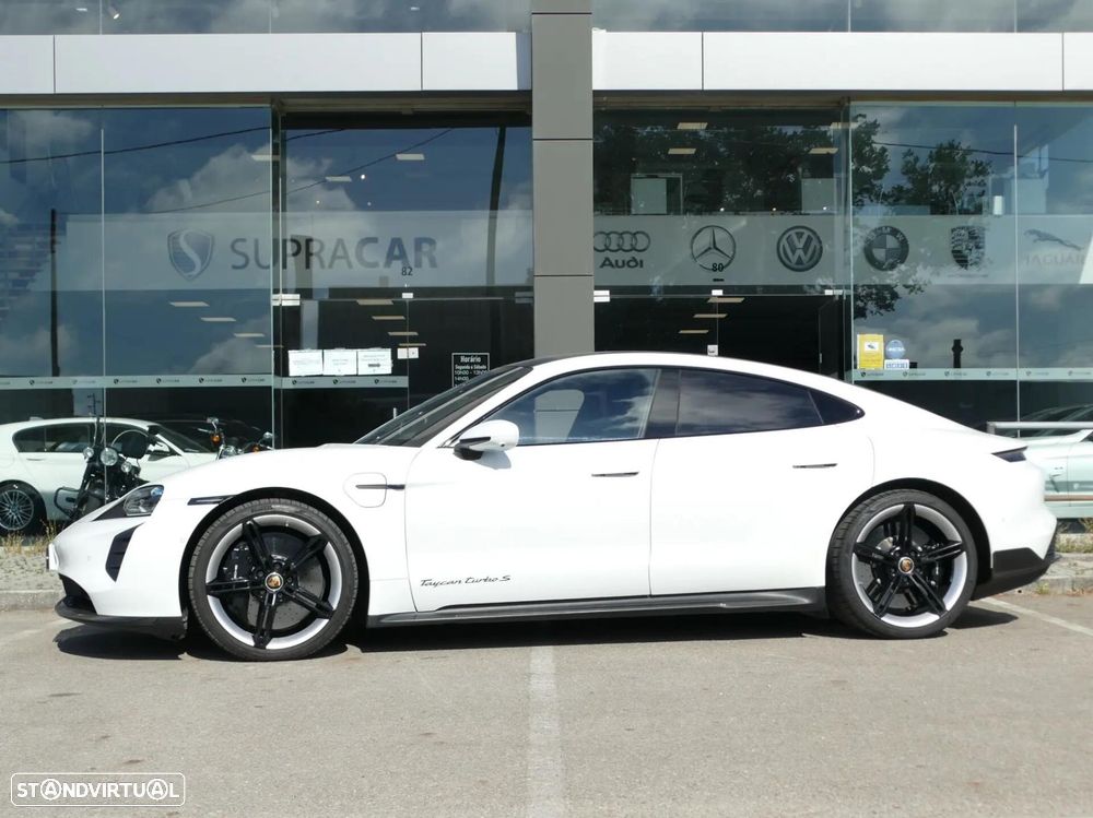 Porsche Taycan Turbo S - 16