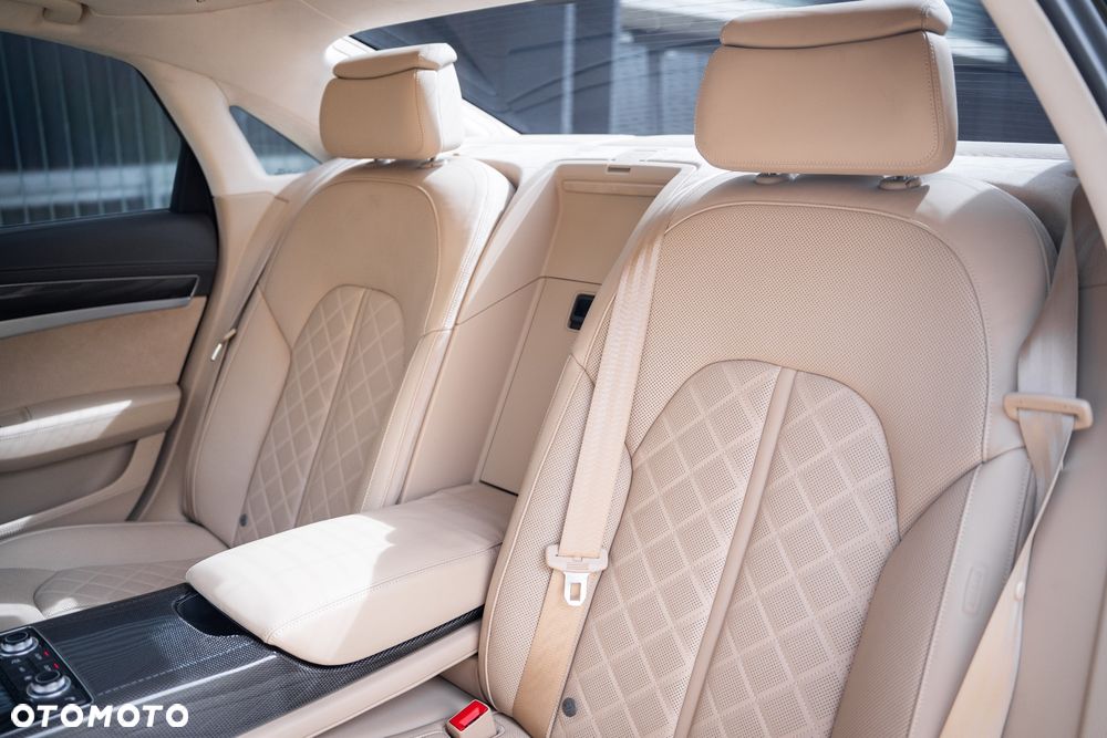 Audi S8 Standard - 31