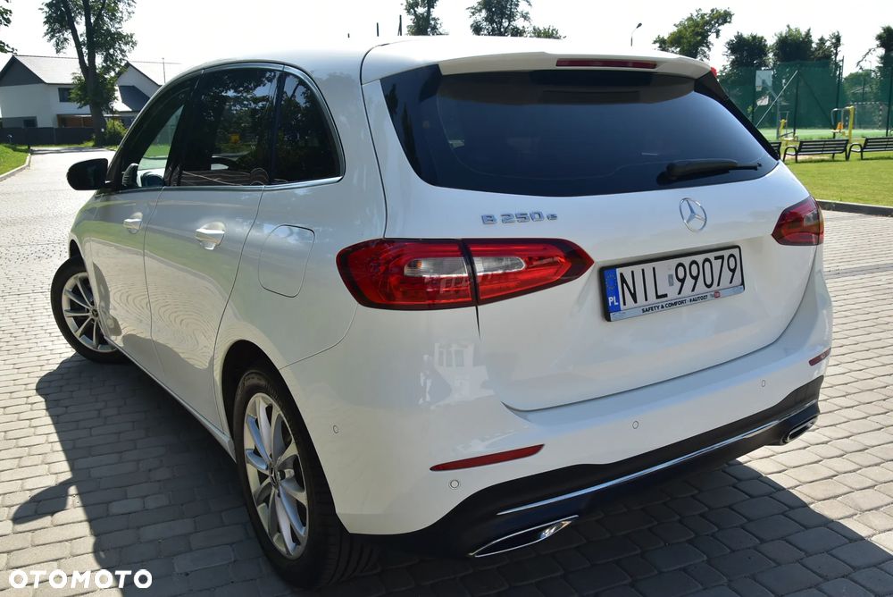 Mercedes-Benz Klasa B 250 e 8G-DCT Style - 32