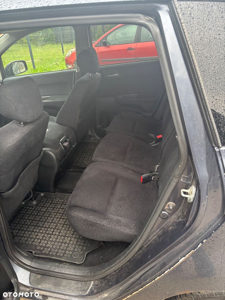 Honda FR-V - 7